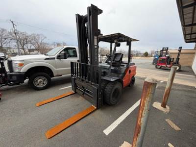 Toyota 8FD45U Forklift