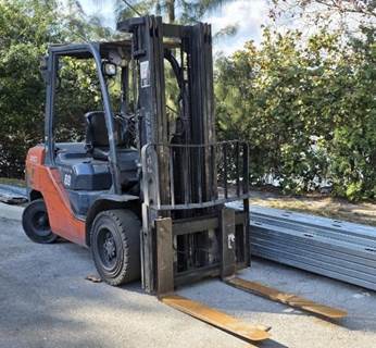 Toyota 8FDU30 Forklift