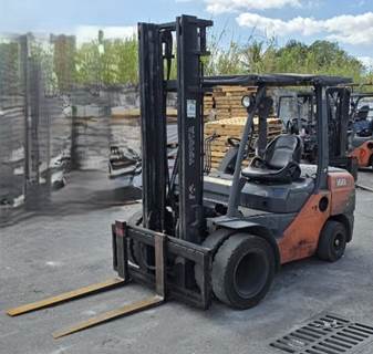 Toyota 8FDU32 Forklift