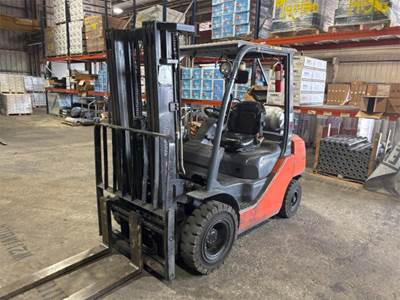 Toyota 8FGU25 Forklift