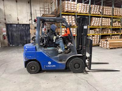 Toyota 8FGU25 LP Forklift