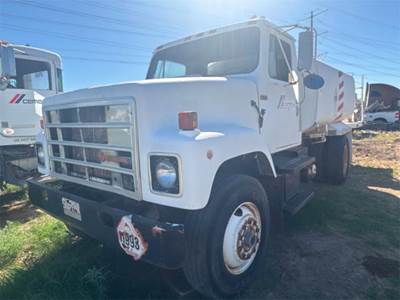 International 2575 Fuel & Lube Truck