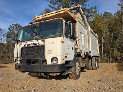 Autocar ACX XPEDITOR 6X4 FRONT LOAD Garbage Truck