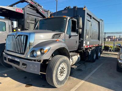 International 7400 Garbage Truck