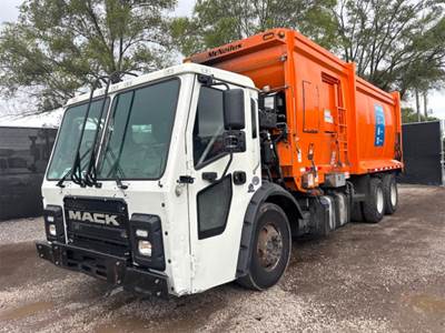 Mack LABRIE Side Load Garbage Truck