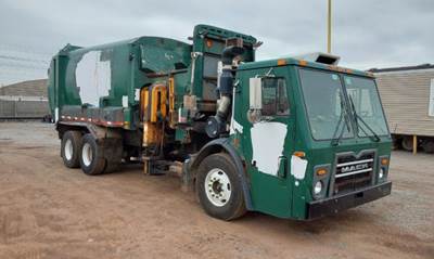 Mack LEU600 TERRAPRO SIDE LOAD Garbage Truck
