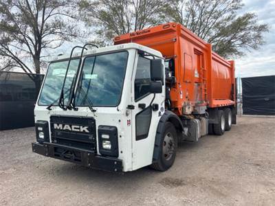 Mack LR Garbage Truck