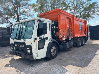 Mack LR600 Side Load Garbage Truck