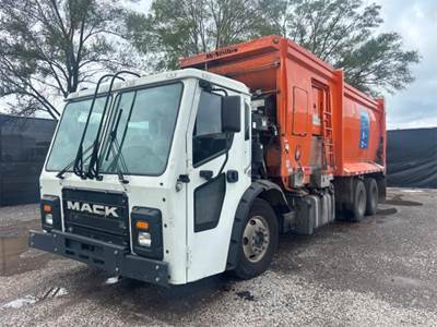 Mack LR600 Side Load Garbage Truck