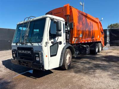 Mack LR600 Side Load Garbage Truck