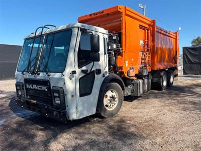 Mack LR600 Side Load Garbage Truck