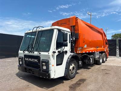 Mack LR613 Side Load Garbage Truck