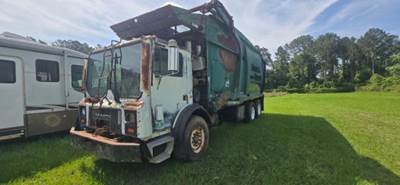 Mack MR688S Side Load Garbage Truck