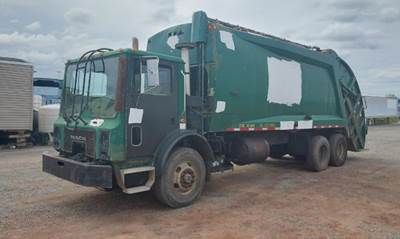 Mack MR688S Side Load Garbage Truck