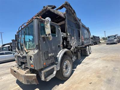 Mack MRU600 Side Load Garbage Truck