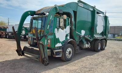 Mack MRU613 Side Load Garbage Truck