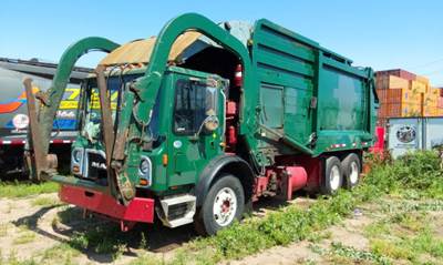 Mack MRU613 Side Load Garbage Truck
