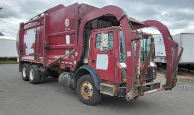 Mack MRU613 TERRAPRO FRONT LOAD Garbage Truck