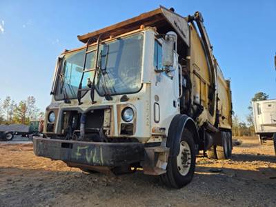 Mack TERRAPRO 6X4 FRONT LOAD Garbage Truck