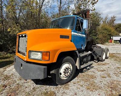 Mack CH613 Hooklift Truck