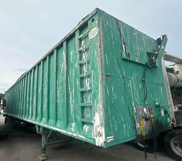 SpecTec SM05396202 Live Floor Trailer