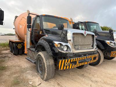International 7600 Mixer / Ready Mix / Concrete Truck