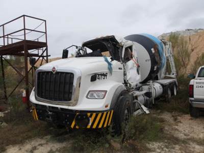 International HX620 Mixer / Ready Mix / Concrete Truck