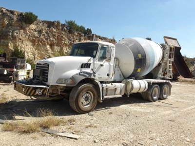 Mack Granite GU813 Mixer / Ready Mix / Concrete Truck
