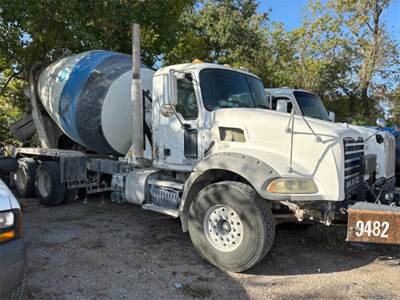 Mack Granite GU813 Mixer / Ready Mix / Concrete Truck