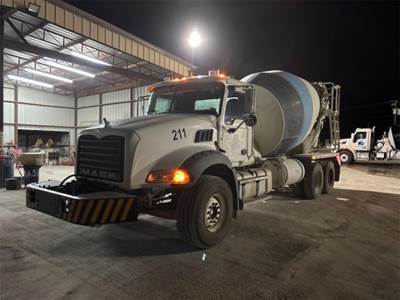 Mack Granite GU813 Mixer / Ready Mix / Concrete Truck
