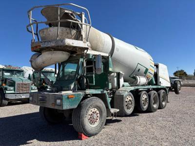 Oshkosh S-2146 12X6 Mixer / Ready Mix / Concrete Truck