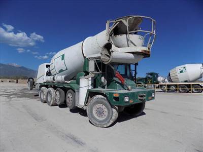 Oshkosh S2146 Mixer / Ready Mix / Concrete Truck