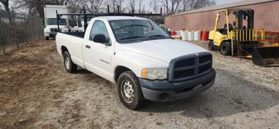 Dodge RAM 1500 EXT CAB Truck