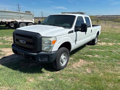 Ford F-250 SUPER DUTY CREW CAB Truck