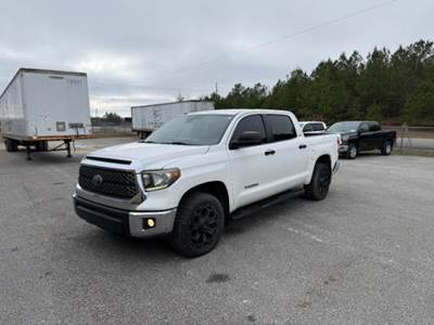 Toyota TUNDRA CREW CAB 4X4 Truck