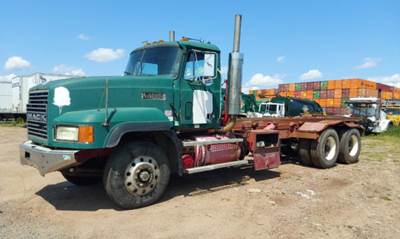 Mack CL713 Roll Off Truck