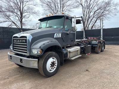 Mack Granite GU713 Roll Off Truck