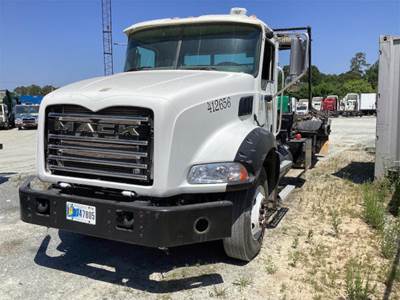 Mack Granite GU813 Roll Off Truck