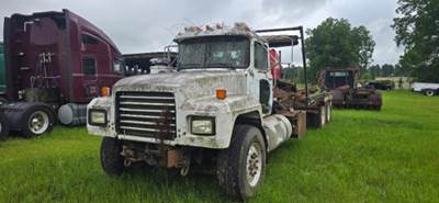 Mack RD688S Roll Off Truck