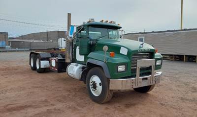 Mack RD688SX Roll Off Truck