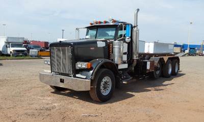 Peterbilt 379 Roll Off Truck