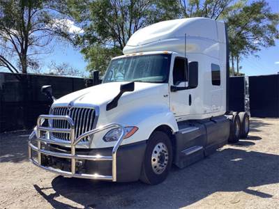 International LT625 Sleeper Semi Truck
