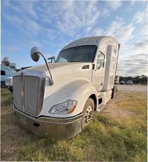 Kenworth T-680 6X4 Sleeper Semi Truck