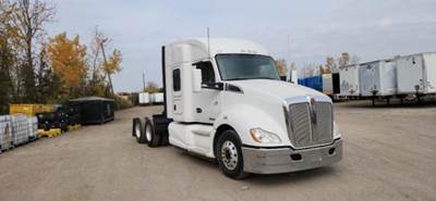 Kenworth T680 Sleeper Semi Truck