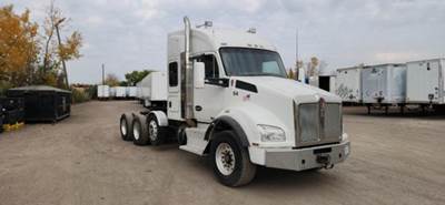 Kenworth T880 Sleeper Semi Truck