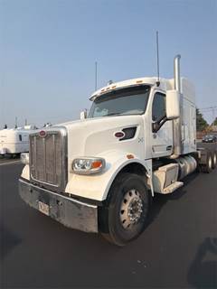 Peterbilt 567 Sleeper Semi Truck