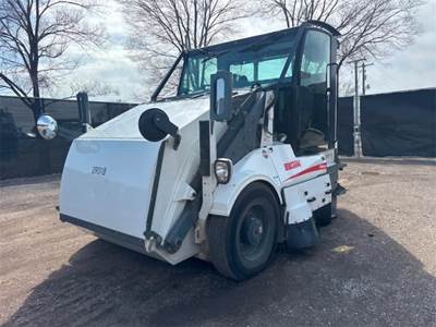 Elgin Pelican NR Sweeper Truck