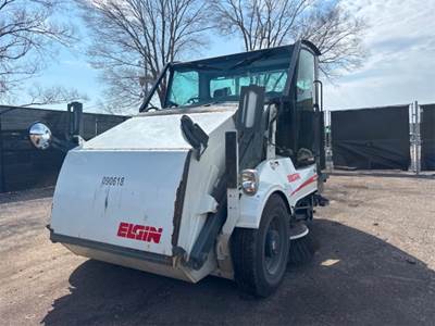 Elgin Pelican NR Sweeper Truck