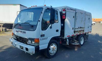 GMC W5S042 Sweeper Truck