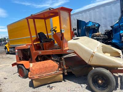 Lay-Mor 5800PN Sweeper Truck
